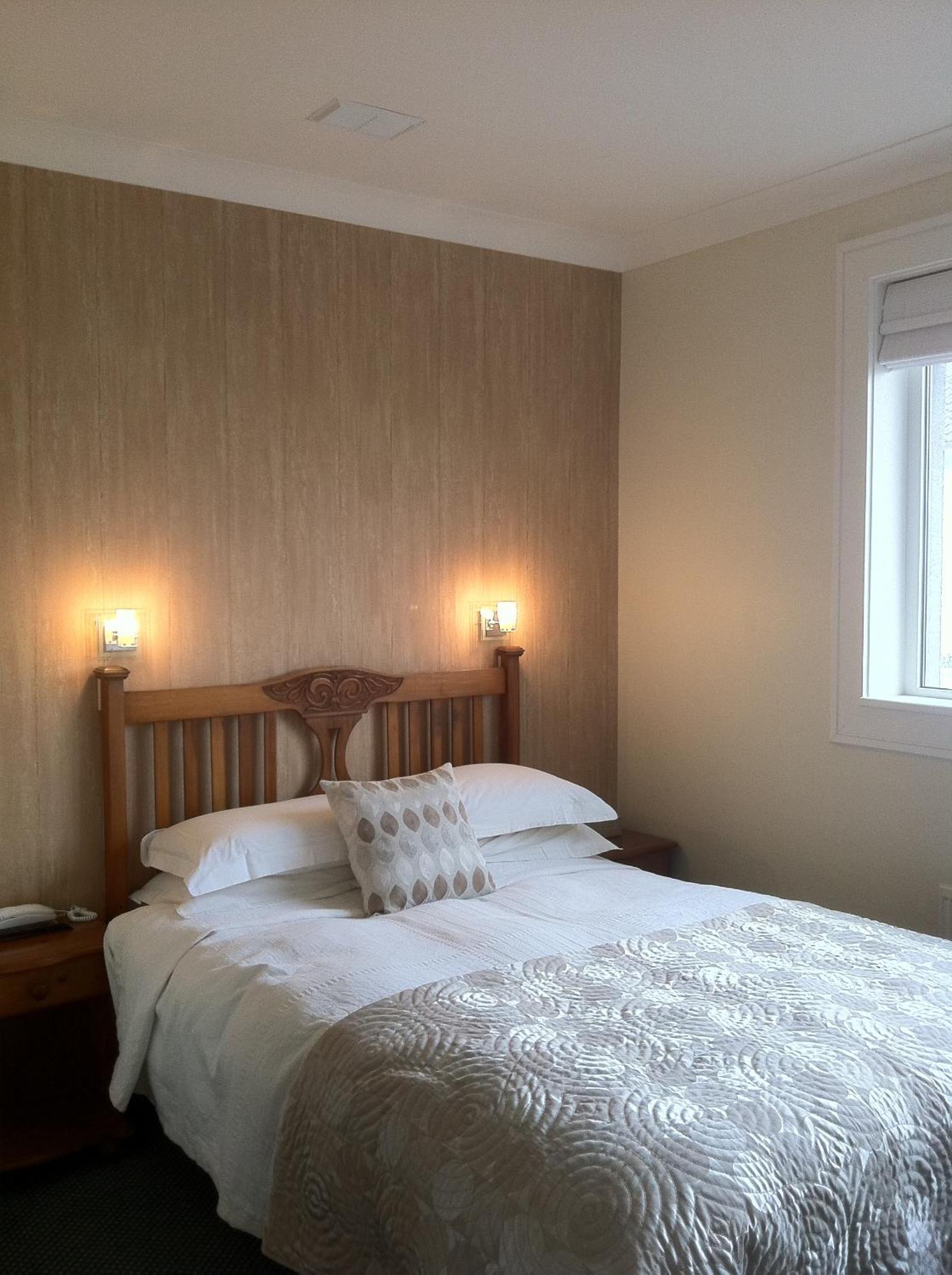 Ardawn House Panzió Galway Szoba fotó A bedroom at the hotel