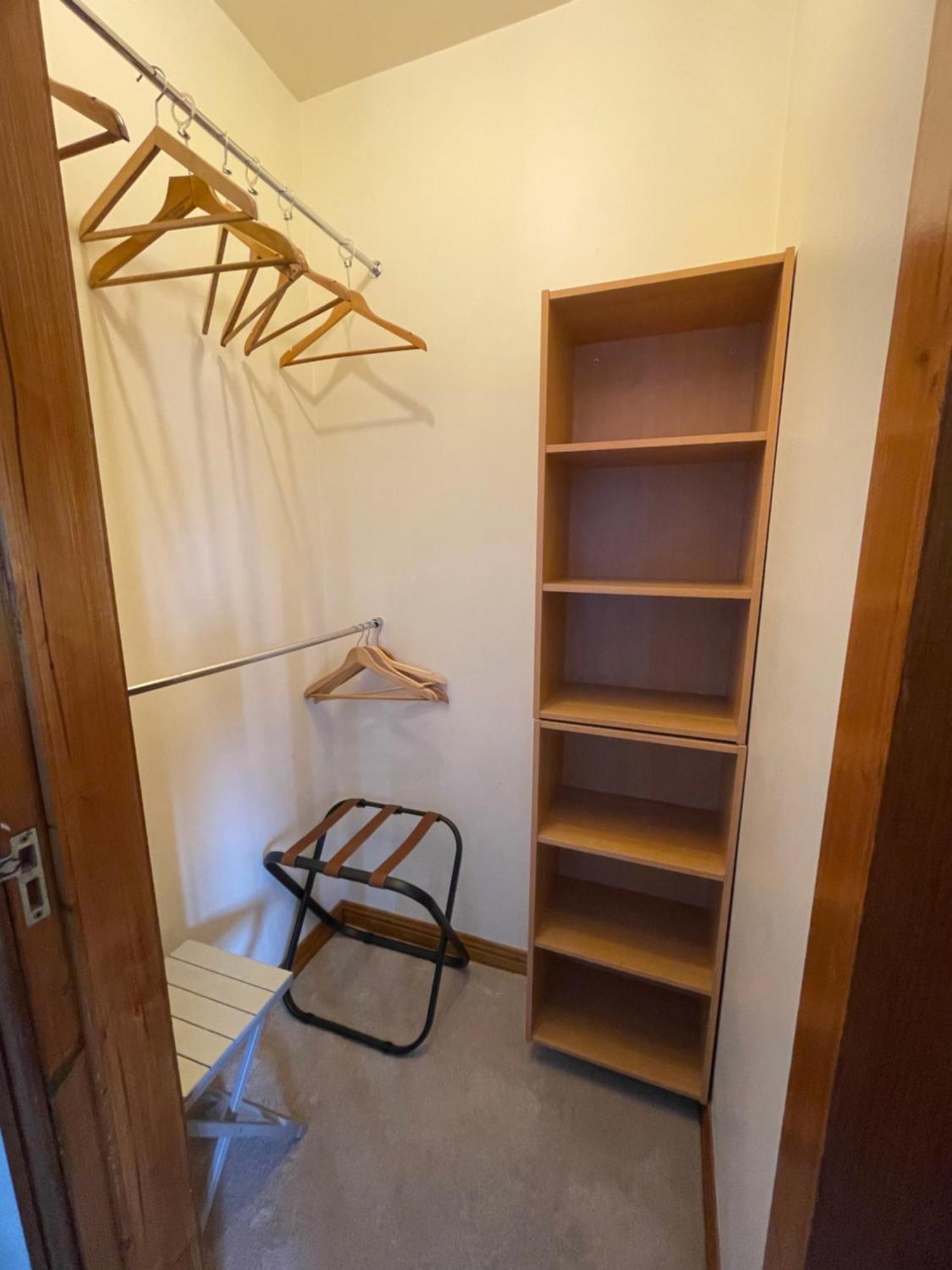 Ardawn House Panzió Galway Kültér fotó A wardrobe in a hotel room